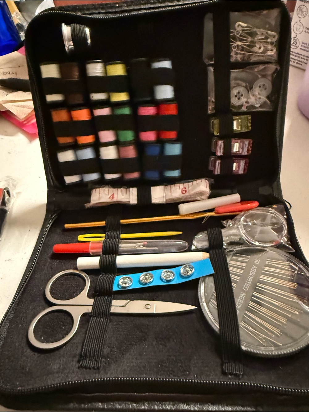 🎁new🎁Portable Black Sewing Kit with Multicolor Threads and Tools